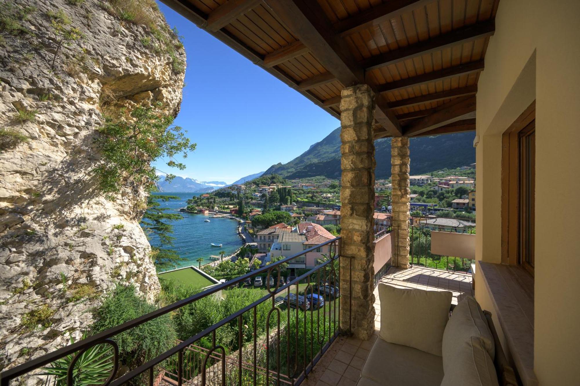 Breathtaking View. Apartment Malcesine Ngoại thất bức ảnh